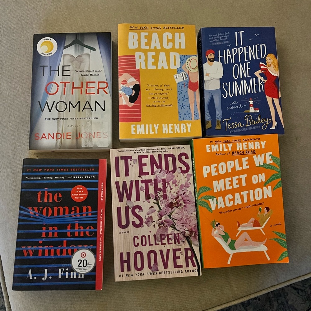 BOOKS!!!! Comes w all 6.